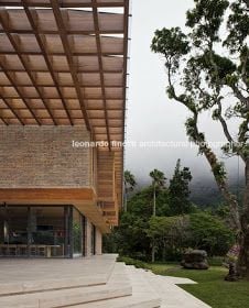 Casa de Huck e Angélica tem 16 quartos e cinema por Leonardo Finotti