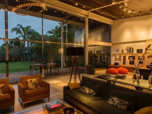 Casa de Huck e Angélica tem 16 quartos e cinema por Leonardo Finotti