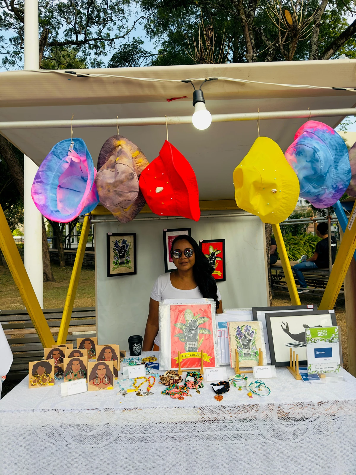 Criada em 2018, a Feira da Sé conta com produtos que vão desde brincos feitos à mão até bonecas de pano por Acervo Instituto ACM