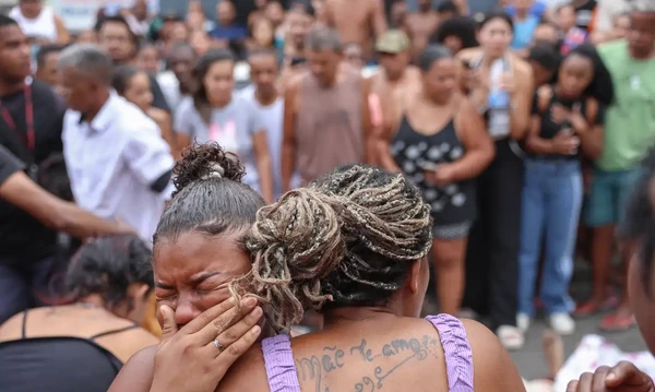 Mães de mortos questionam operação no Rio: 'Arrancaram o braço dele'