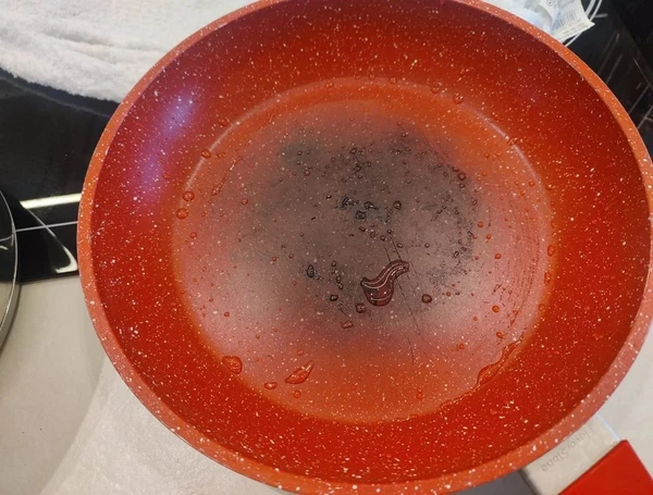 Márcio Victor deixou "zona" em Airbnb por Reprodução / Metrópoles