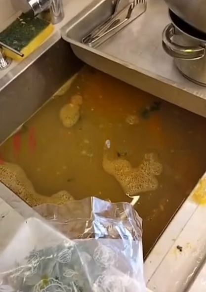 Márcio Victor deixou "zona" em Airbnb por Reprodução / Metrópoles