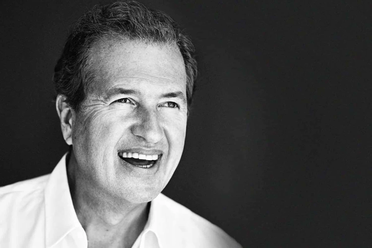 Mario Testino, fotógrafo anglo-peruano, nascido em 1954 por Divulgação
