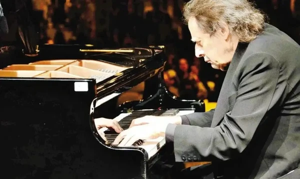 O pianista brasileiro Arthur Moreira Lima morreu em 2024, aos 84 anos, de câncer no intestino por Carlos Gustavo Kersten/Divulgação