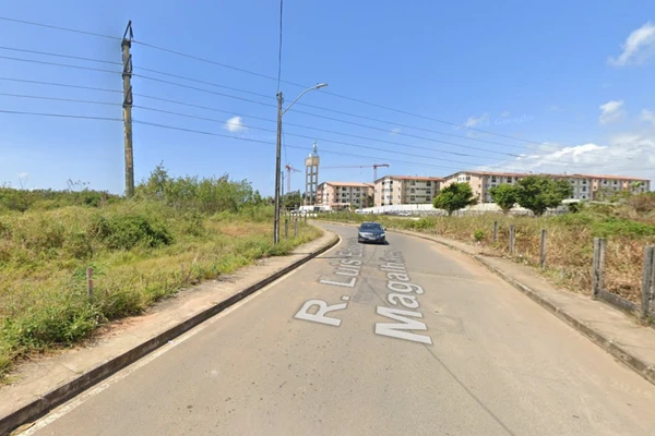 Rua Luís Eduardo Magalhães, no KM 17