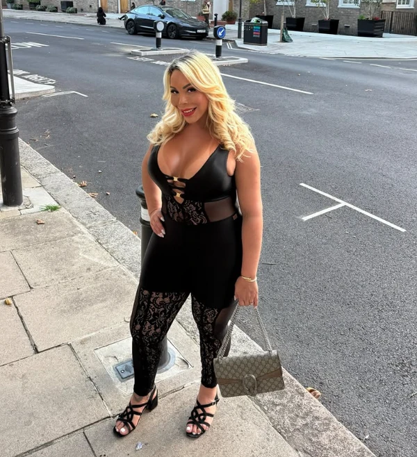 Suellen Carey por Reprodução | Instagram