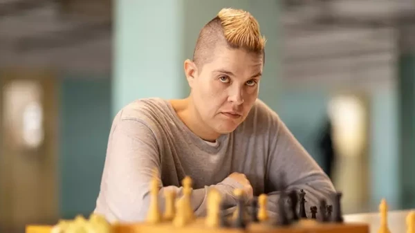  Letícia Rodrigues vive Sandrão na série por Divulgação