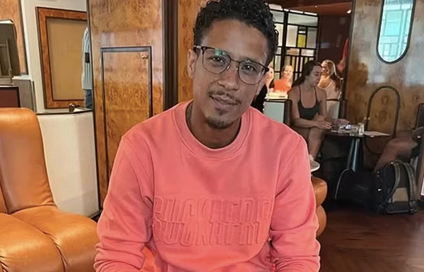 Floyd Roger Myers Jr. por Reprodução