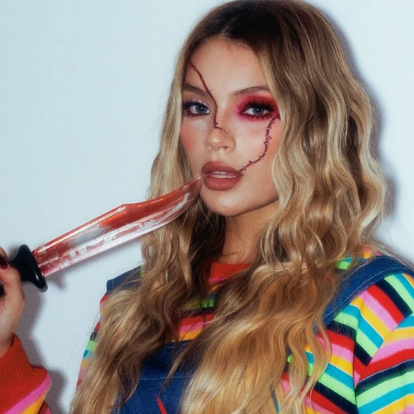 Gabriely Miranda fantasiada para o Halloween de Virginia e Vini Jr. por Reprodução/Instagram