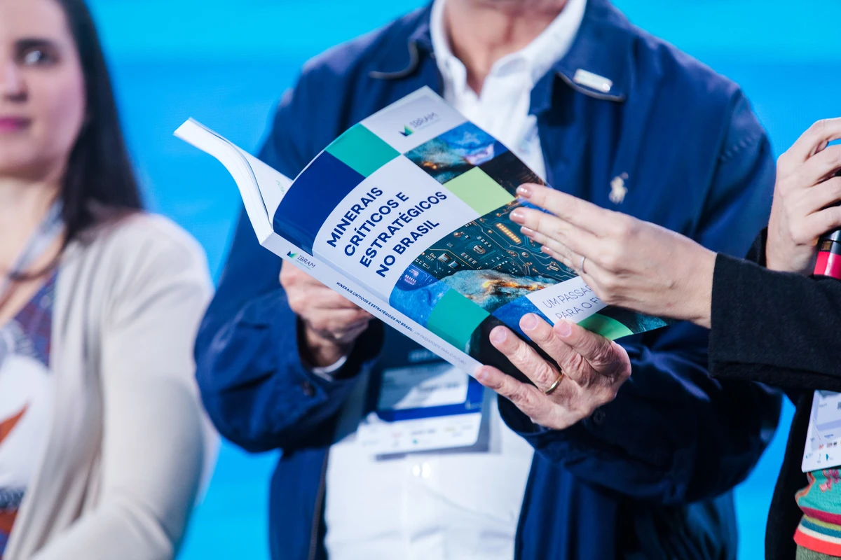 Ibram apresenta publicação sobre minerais críticos e estratégicos no Brasil  por Divulgação Ibram