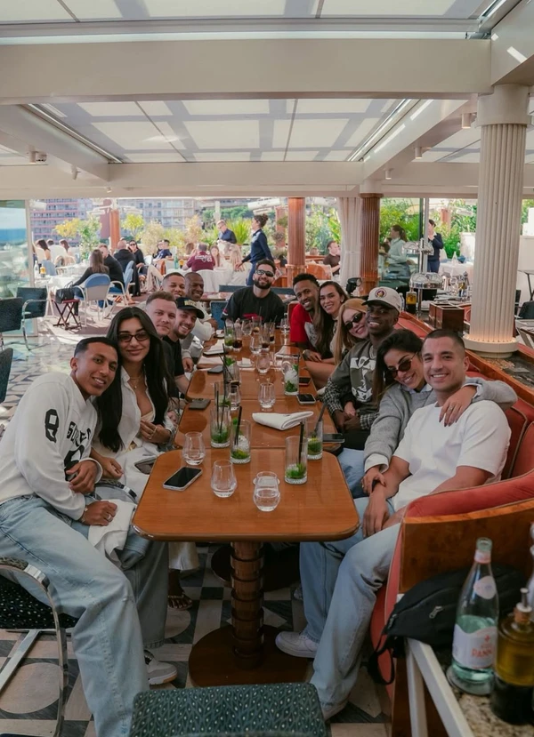 Virginia Fonseca e Vini Jr. em Madrid por Reprodução