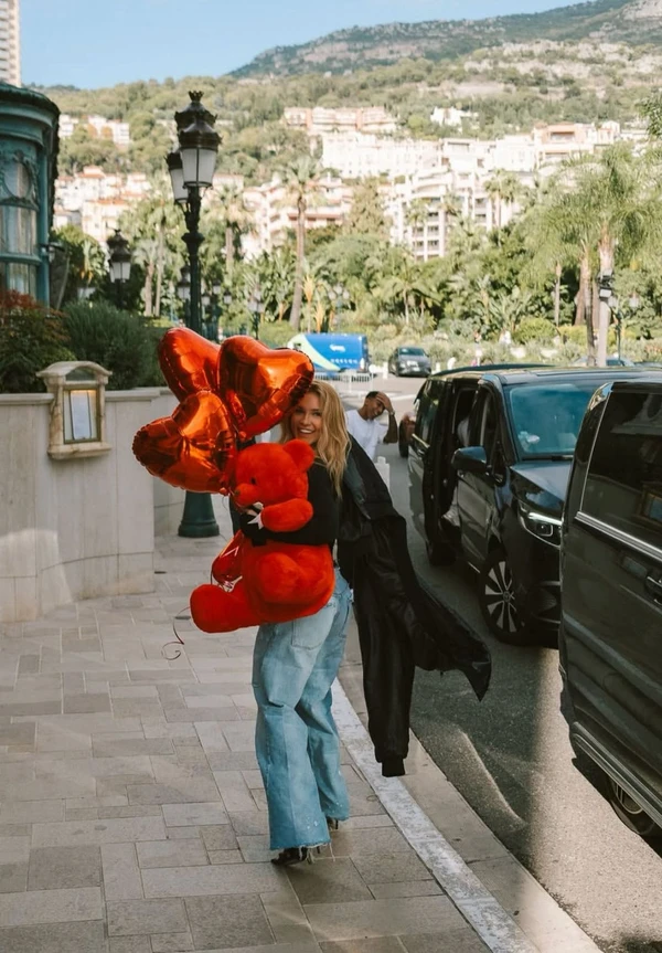 Virginia Fonseca e Vini Jr. em Madrid por Reprodução