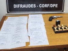 Imagem - Mulher é presa em investigação de esquema de falsificação de atestados