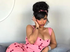 Imagem - Cantora famosa deixa fãs em choque ao revelar há quanto tempo não lava o cabelo: 'Devo ter ovos de baratas'