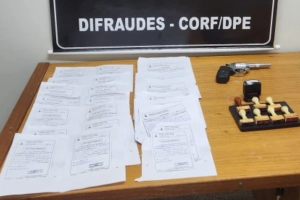 Atestados foram apreendidos durante a operação