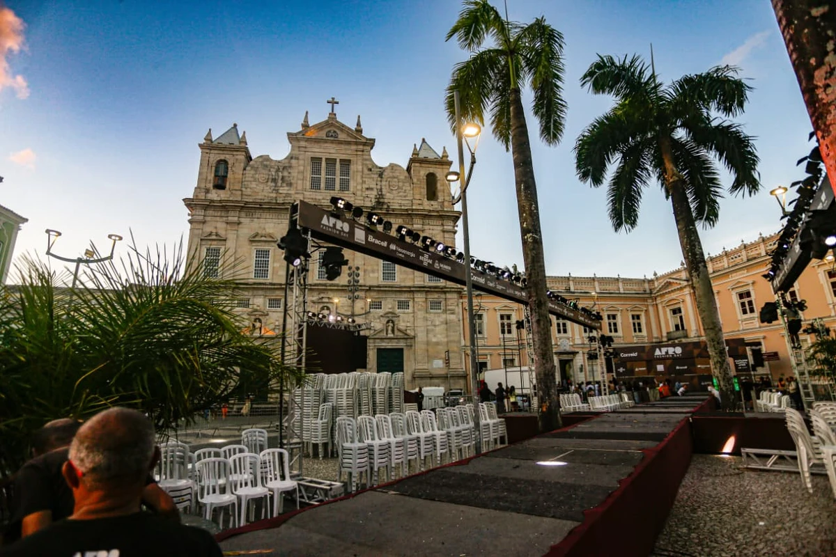 Ensaio geral de modelos e artistas do Afro Fashion Day 2025 por Arisson Marinho/CORREIO