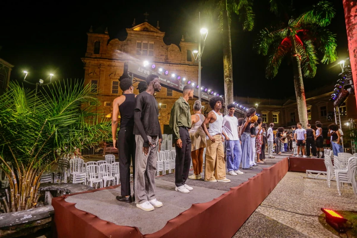 Ensaio geral de modelos e artistas do Afro Fashion Day 2025 por Arisson Marinho/CORREIO