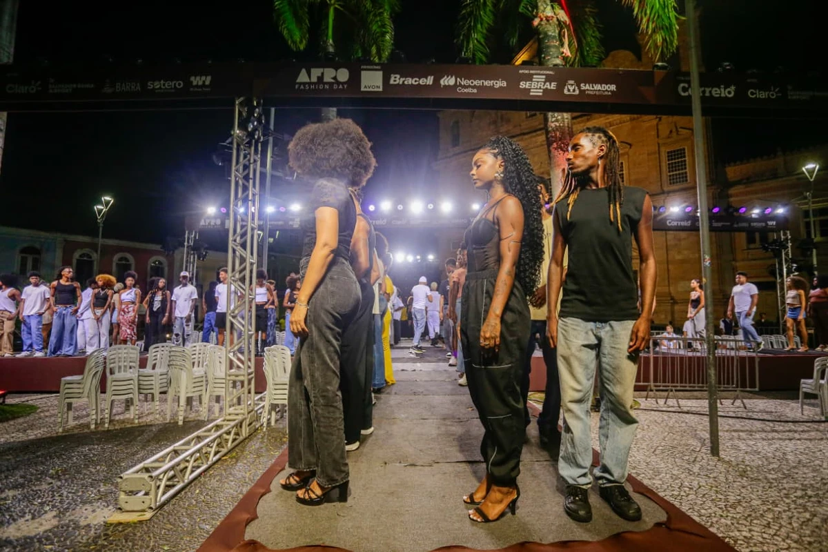 Ensaio geral de modelos e artistas do Afro Fashion Day 2025 por Arisson Marinho/CORREIO