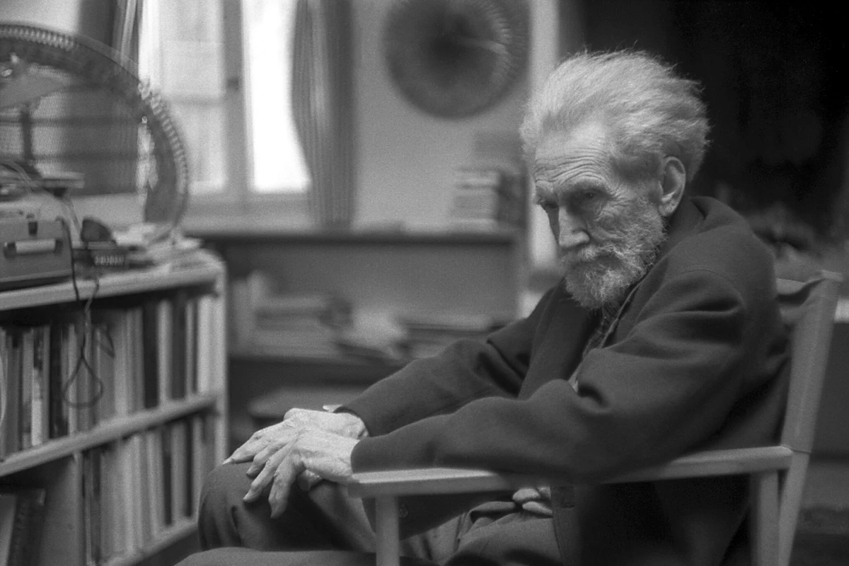 Ezra Pound foi um poeta e crítico literário americano, um dos principais nomes do modernismo. Morreu aos 87 anos, em 1972, por causas naturais, em Veneza por Reprodução