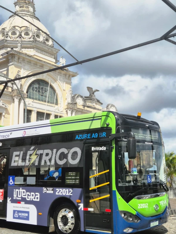 Inauguração da linha experimental utilizando ônibus 100% elétrico, ligando a Praça da Sé ao Largo do Campo Grande por Moysés Suzart