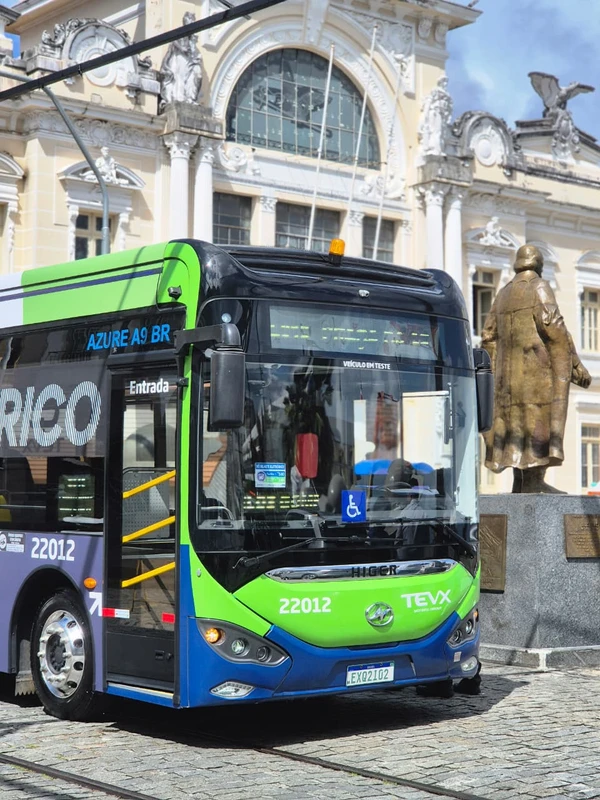 Inauguração da linha experimental utilizando ônibus 100% elétrico, ligando a Praça da Sé ao Largo do Campo Grande por Moysés Suzart