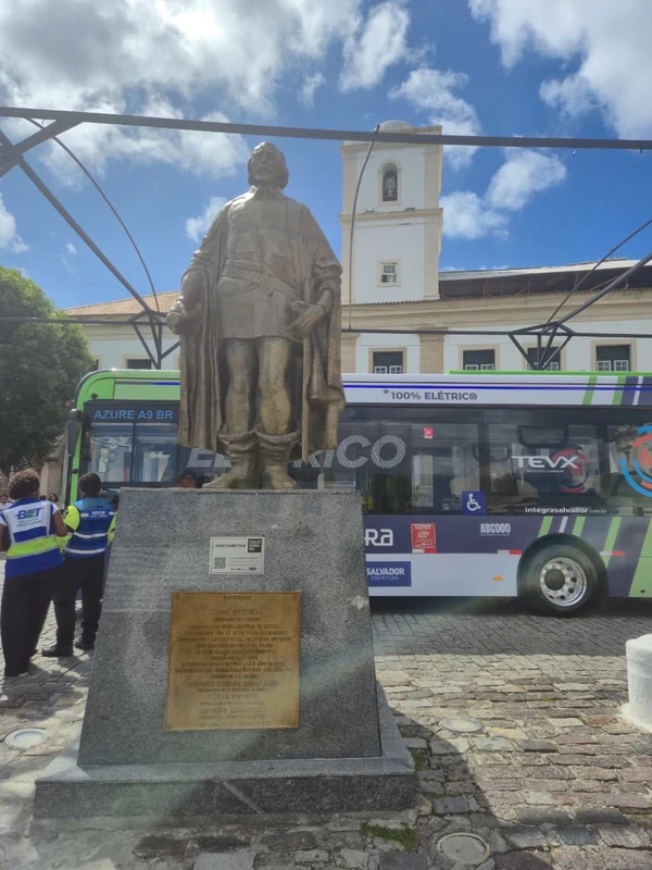 Inauguração da linha experimental utilizando ônibus 100% elétrico, ligando a Praça da Sé ao Largo do Campo Grande por Moysés Suzart