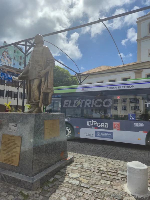 Inauguração da linha experimental utilizando ônibus 100% elétrico, ligando a Praça da Sé ao Largo do Campo Grande por Moysés Suzart