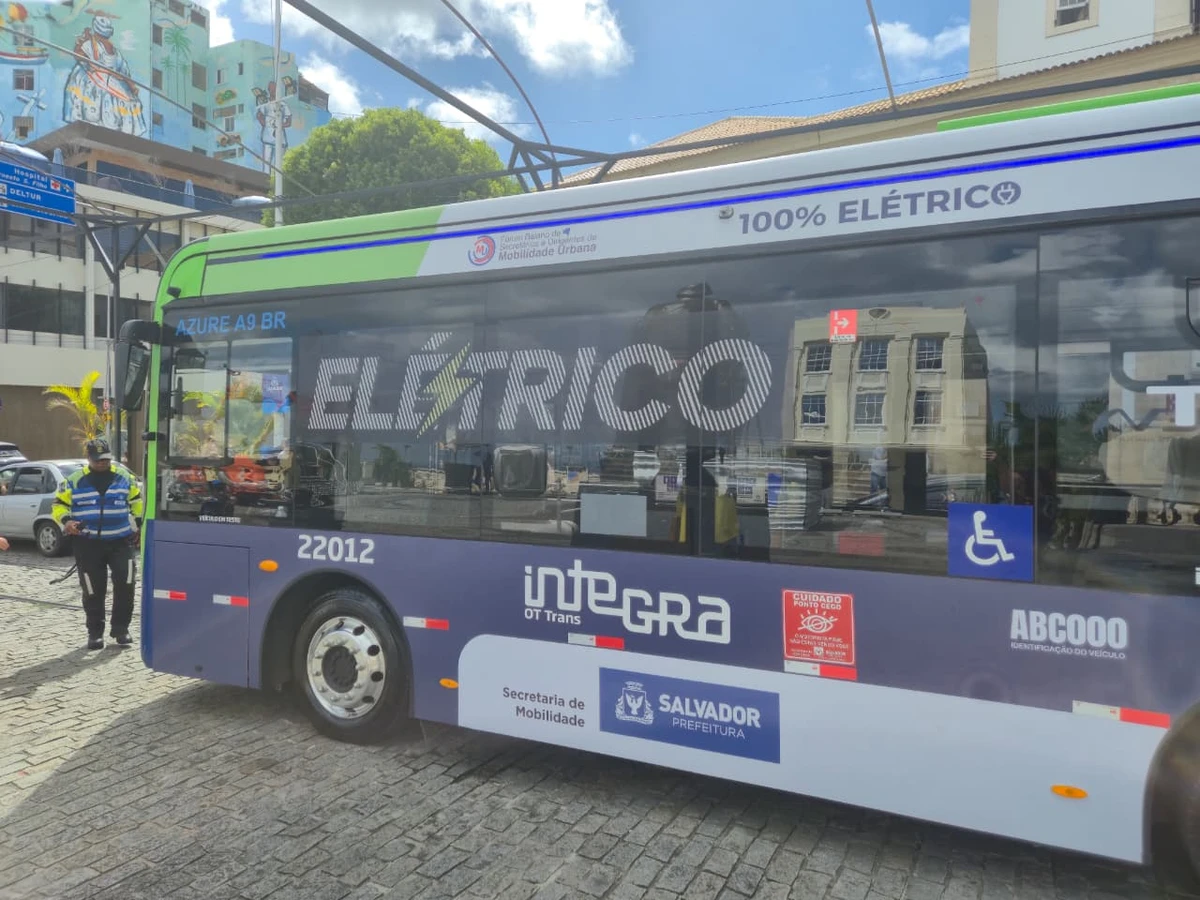Inauguração da linha experimental utilizando ônibus 100% elétrico, ligando a Praça da Sé ao Largo do Campo Grande por Moysés Suzart