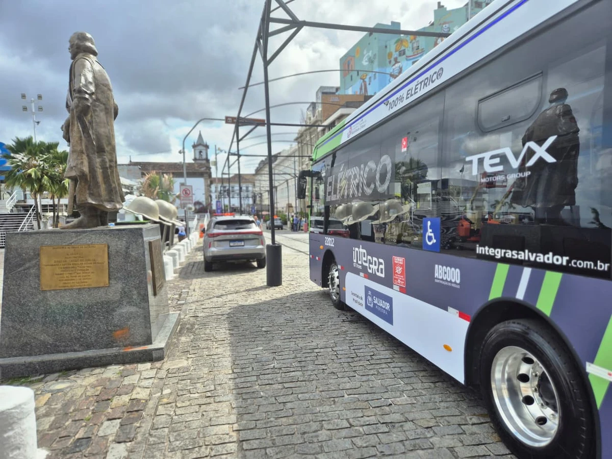 Inauguração da linha experimental utilizando ônibus 100% elétrico, ligando a Praça da Sé ao Largo do Campo Grande por Moysés Suzart