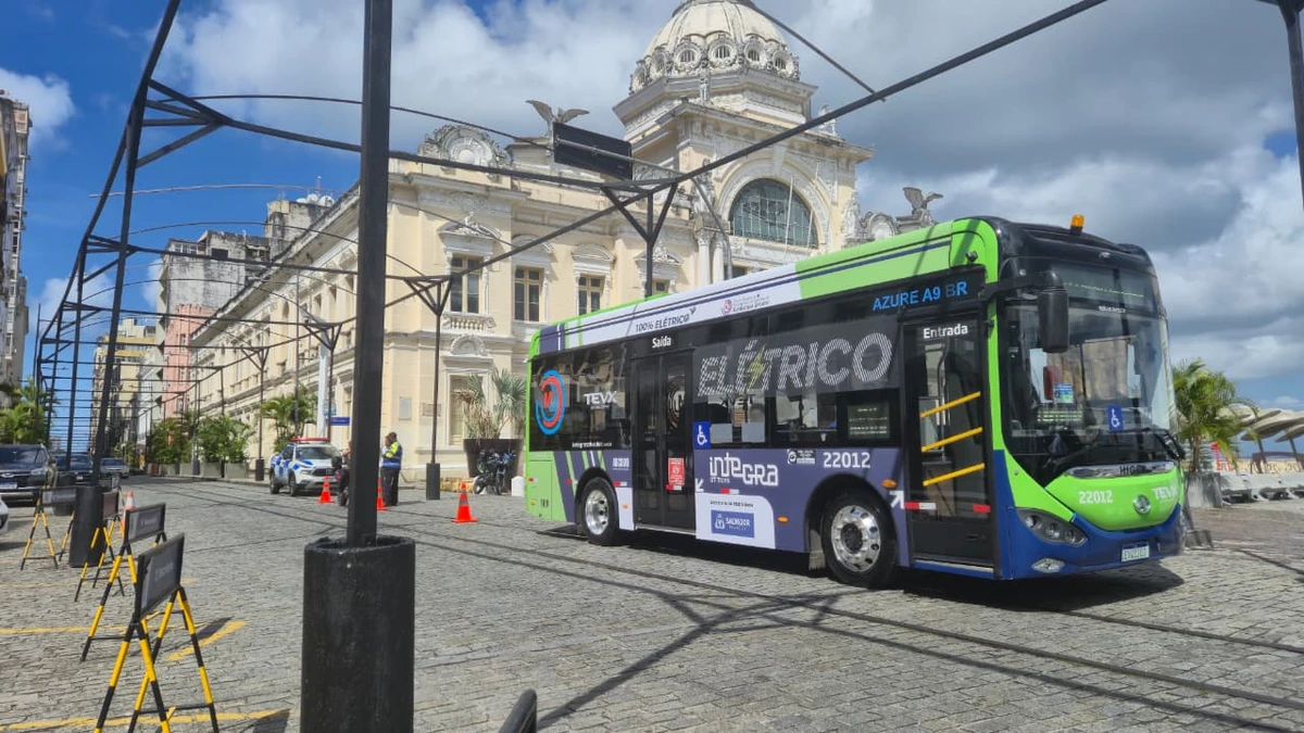 Inauguração da linha experimental utilizando ônibus 100% elétrico, ligando a Praça da Sé ao Largo do Campo Grande por Moysés Suzart
