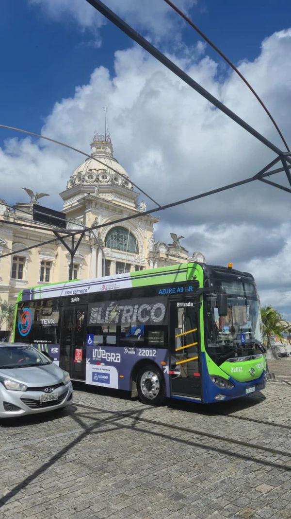 Inauguração da linha experimental utilizando ônibus 100% elétrico, ligando a Praça da Sé ao Largo do Campo Grande por Moysés Suzart