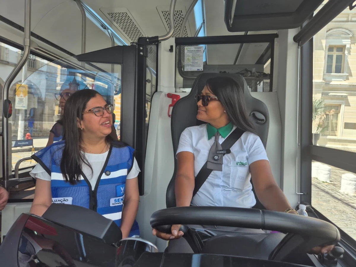 Inauguração da linha experimental utilizando ônibus 100% elétrico, ligando a Praça da Sé ao Largo do Campo Grande por Moysés Suzart