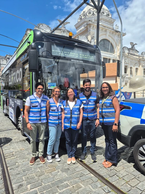 Inauguração da linha experimental utilizando ônibus 100% elétrico, ligando a Praça da Sé ao Largo do Campo Grande por Moysés Suzart