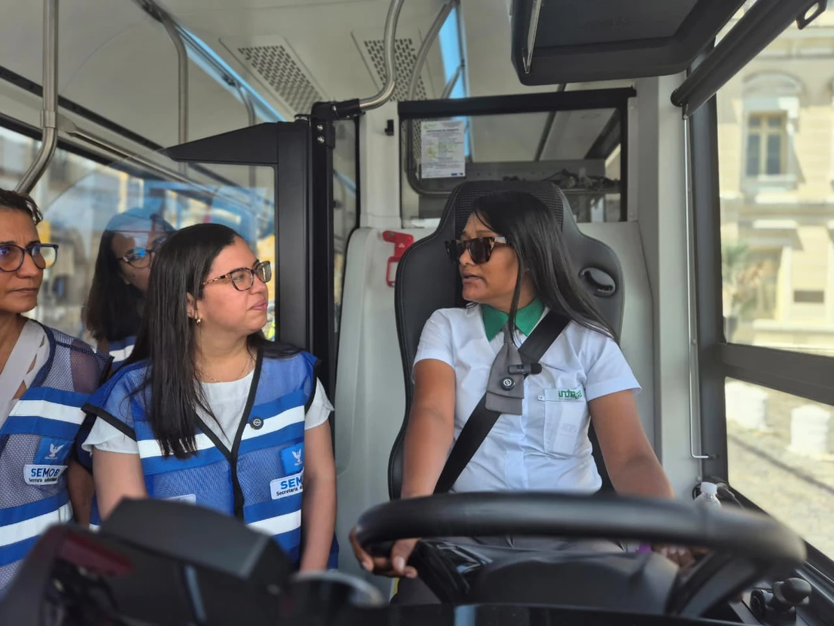 Inauguração da linha experimental utilizando ônibus 100% elétrico, ligando a Praça da Sé ao Largo do Campo Grande por Moysés Suzart