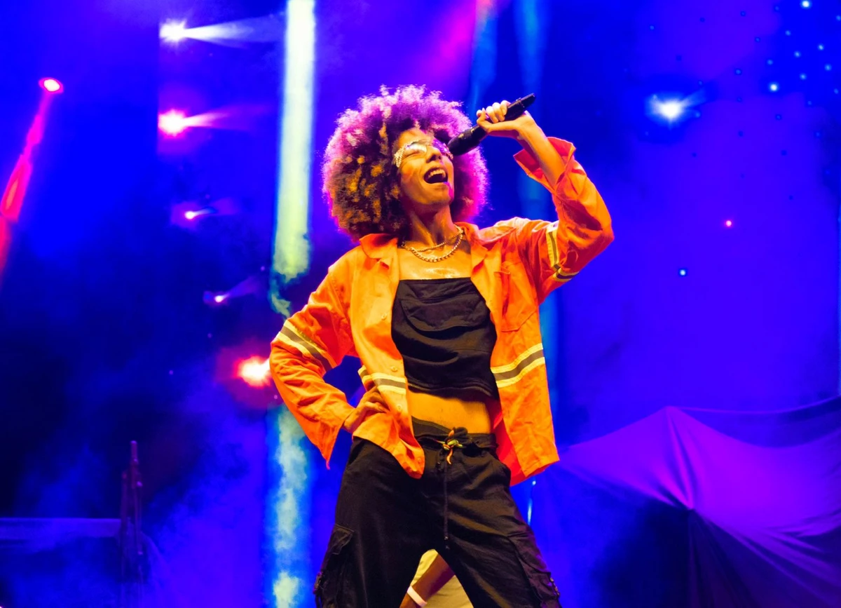 Natural de Salvador, artista começou a cantar e a dançar aos 12 anos