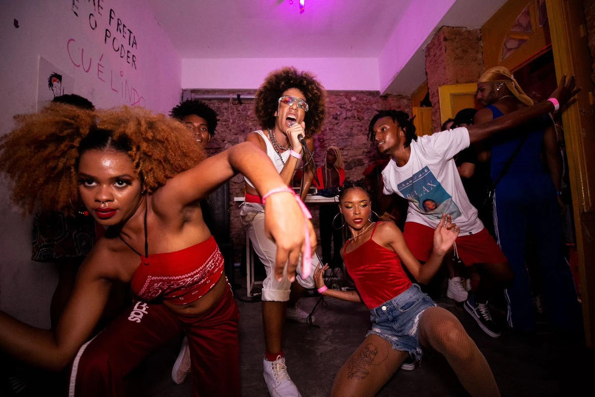 Natural de Salvador, artista começou a cantar e a dançar aos 12 anos por Estúdio Madame