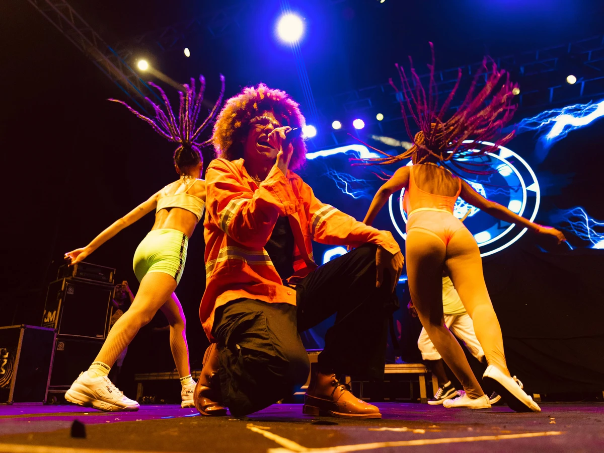 Natural de Salvador, artista começou a cantar e a dançar aos 12 anos por Estúdio Madame