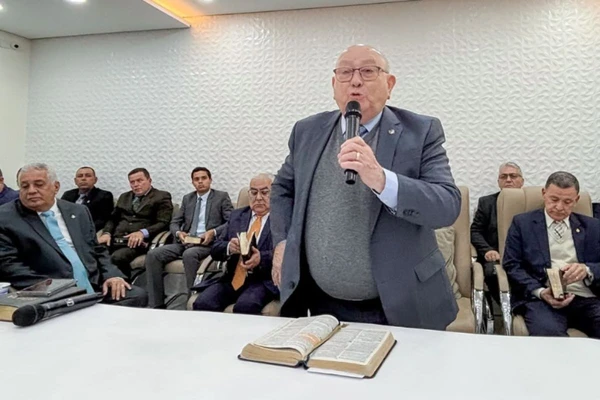 Pastor disse fala durante Escola Bíblica de Obreiros