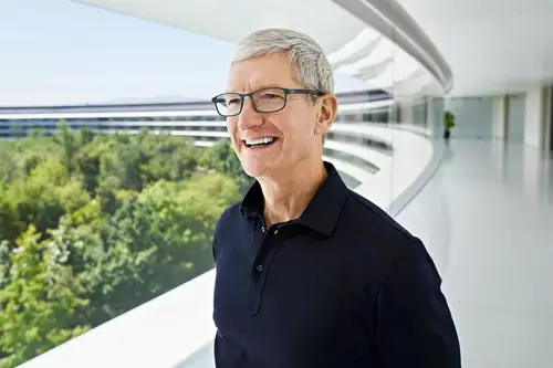 Nascido em 1º de novembro de 1960, Tim Cook é executivo e atualmente CEO da Apple por Reprodução