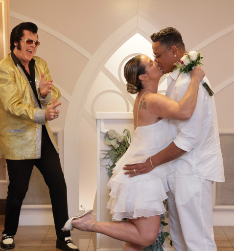 Xanddy e Carla Pérez renovaram votos em Las Vegas por Reprodução