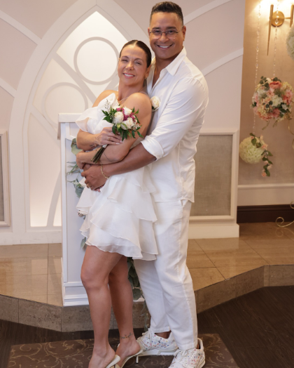 Xanddy e Carla Pérez renovaram votos em Las Vegas por Reprodução