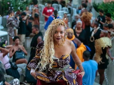Imagem - FOTOS: Afro Fashion Day 2025 celebra a beleza negra com show de moda e representatividade