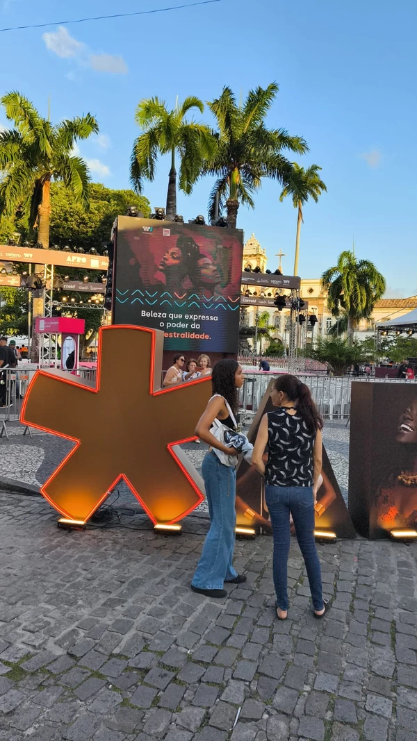 Bastidores do Afro Fashion Day e Feira da Sé por Arisson Marinho/CORREIO