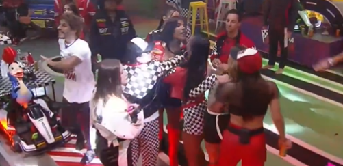 Briga generalizada no show de Pixote por Captura de tela / Record Plus