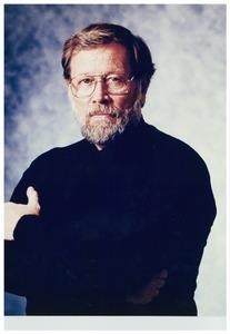 1986 - Crise dos reféns no Líbano: o refém norte-americano David Jacobsen é libertado em Beirute após 17 meses em cativeiro por Reproduçao