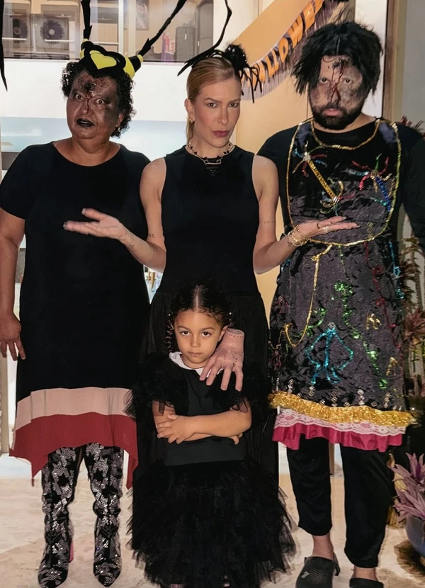 Halloween da família de Leo Santana e Lore Improta por Reprodução