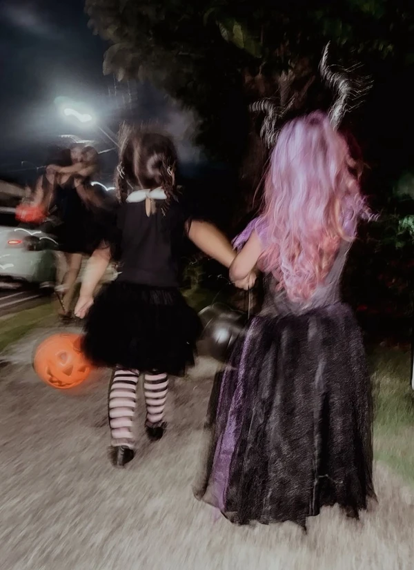 Halloween da família de Leo Santana e Lore Improta por Reprodução