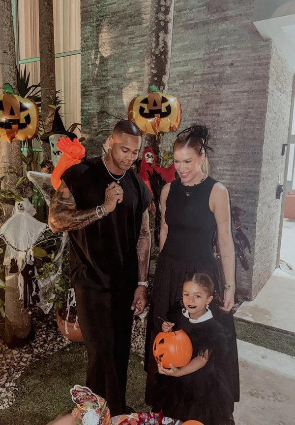 Halloween da família de Leo Santana e Lore Improta por Reprodução