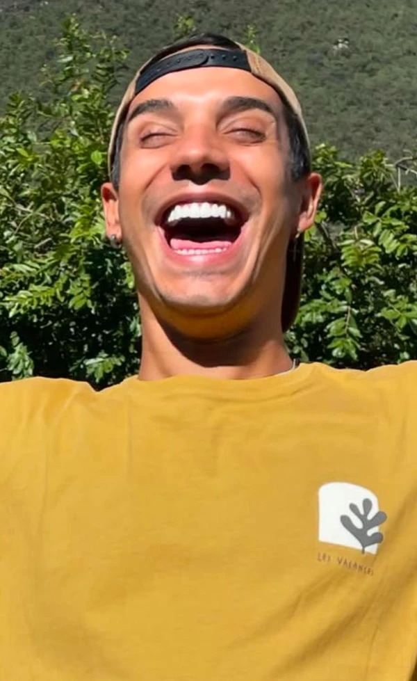 Ator baiano pede doações de sangue para mãe internada com tumor no cérebro por Reprodução 