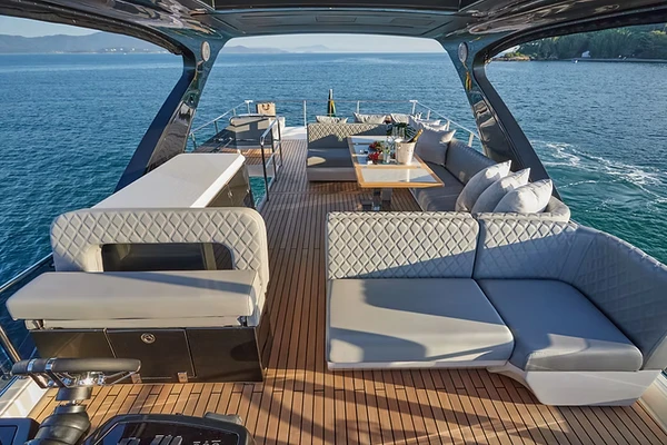 Lancha de R$ 14 milhões de Bell Marques por Divulgação